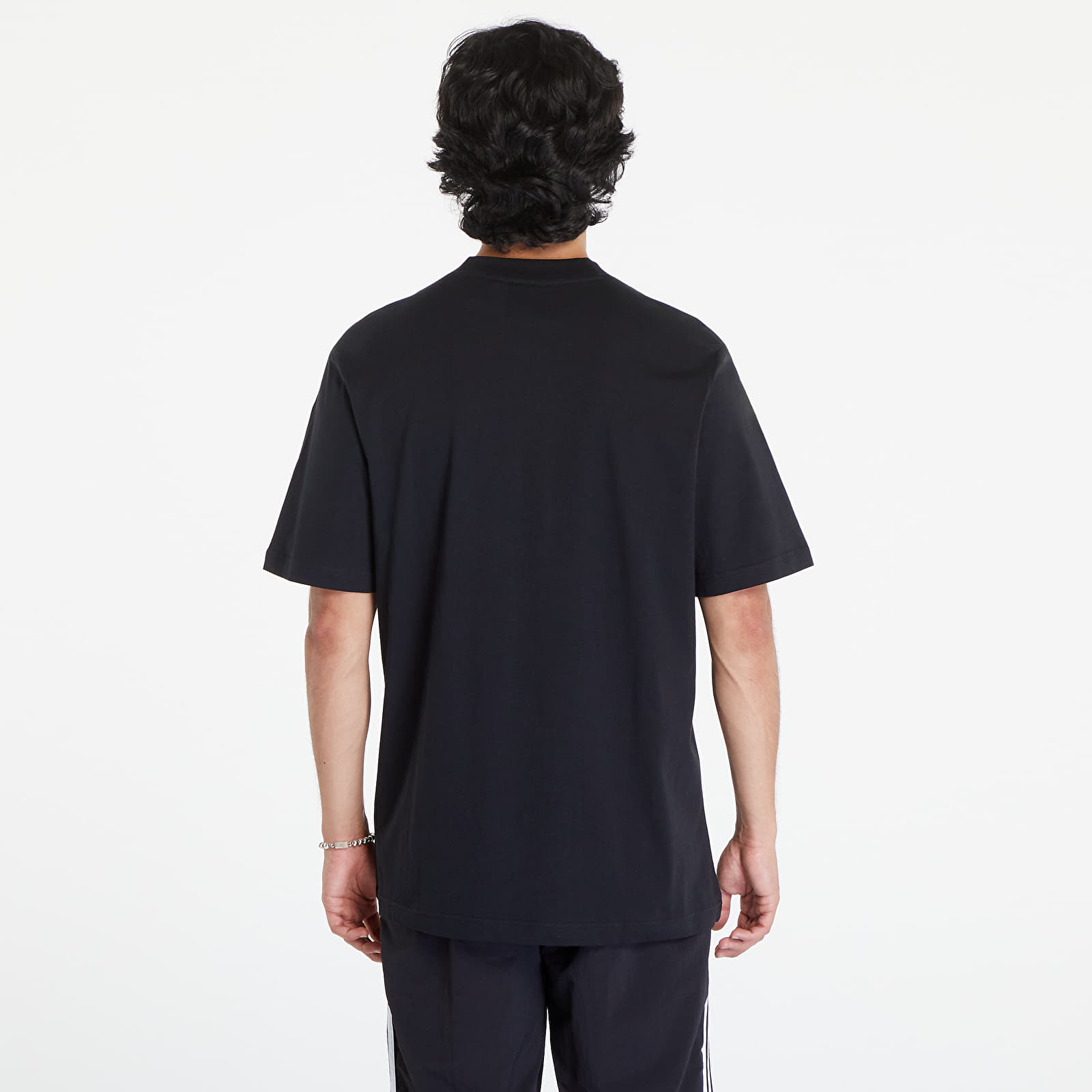 Männer T-Shirts adidas Graphic Tee Loose Black