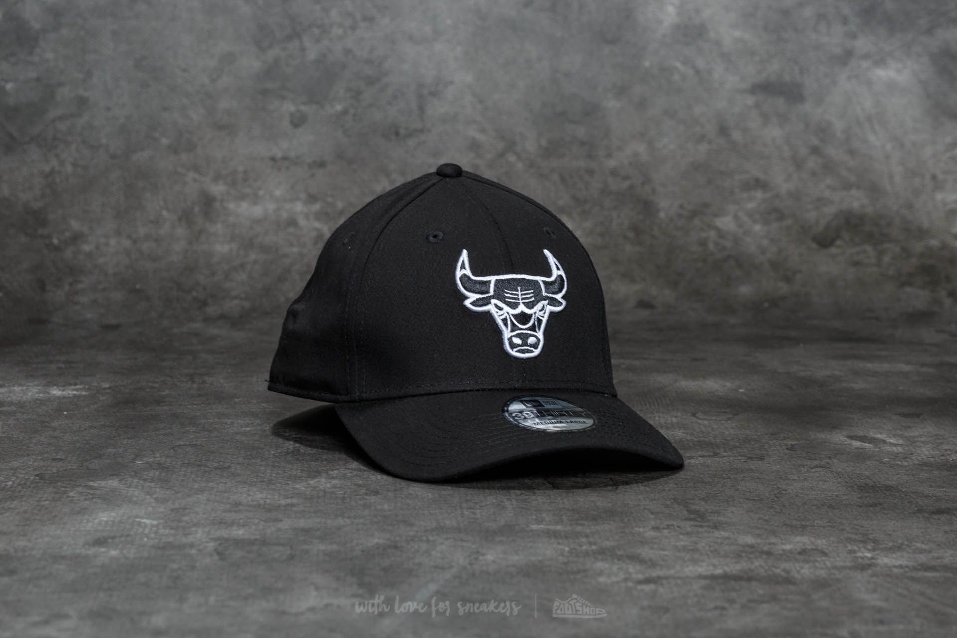Tinkamas New Era 39Thirty Monochrome Chicago Bulls Cap Black
