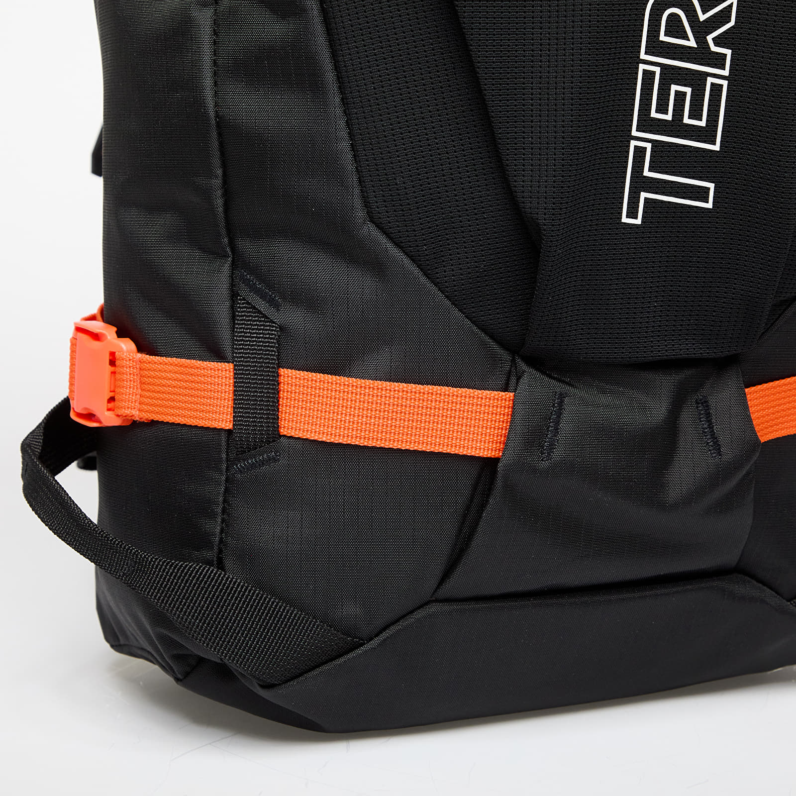 Rucsacuri adidas Terrex RAIN.RDY Mountaineering Backpack  31,5 L Black/ Impact Orange