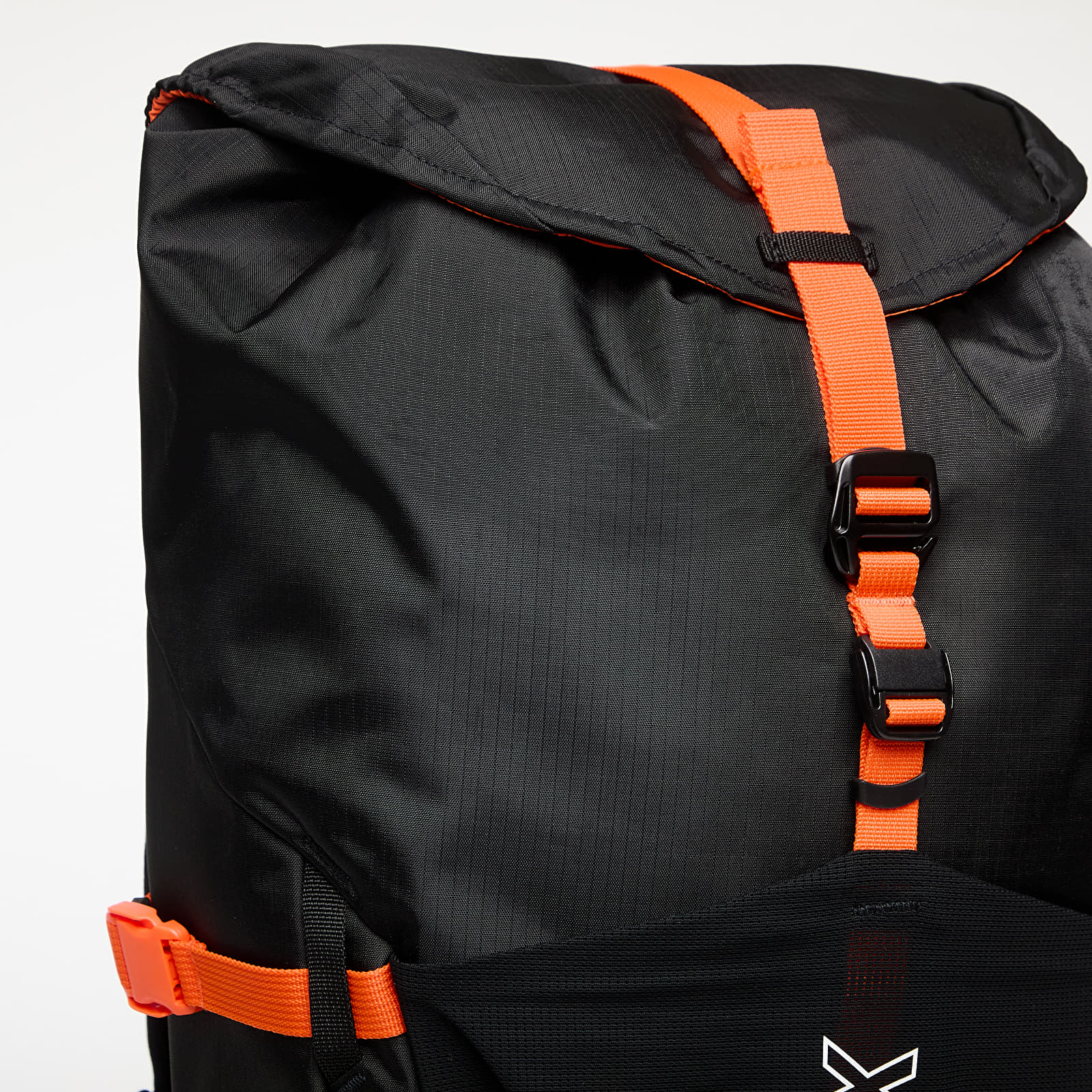 Rucsacuri adidas Terrex RAIN.RDY Mountaineering Backpack  31,5 L Black/ Impact Orange