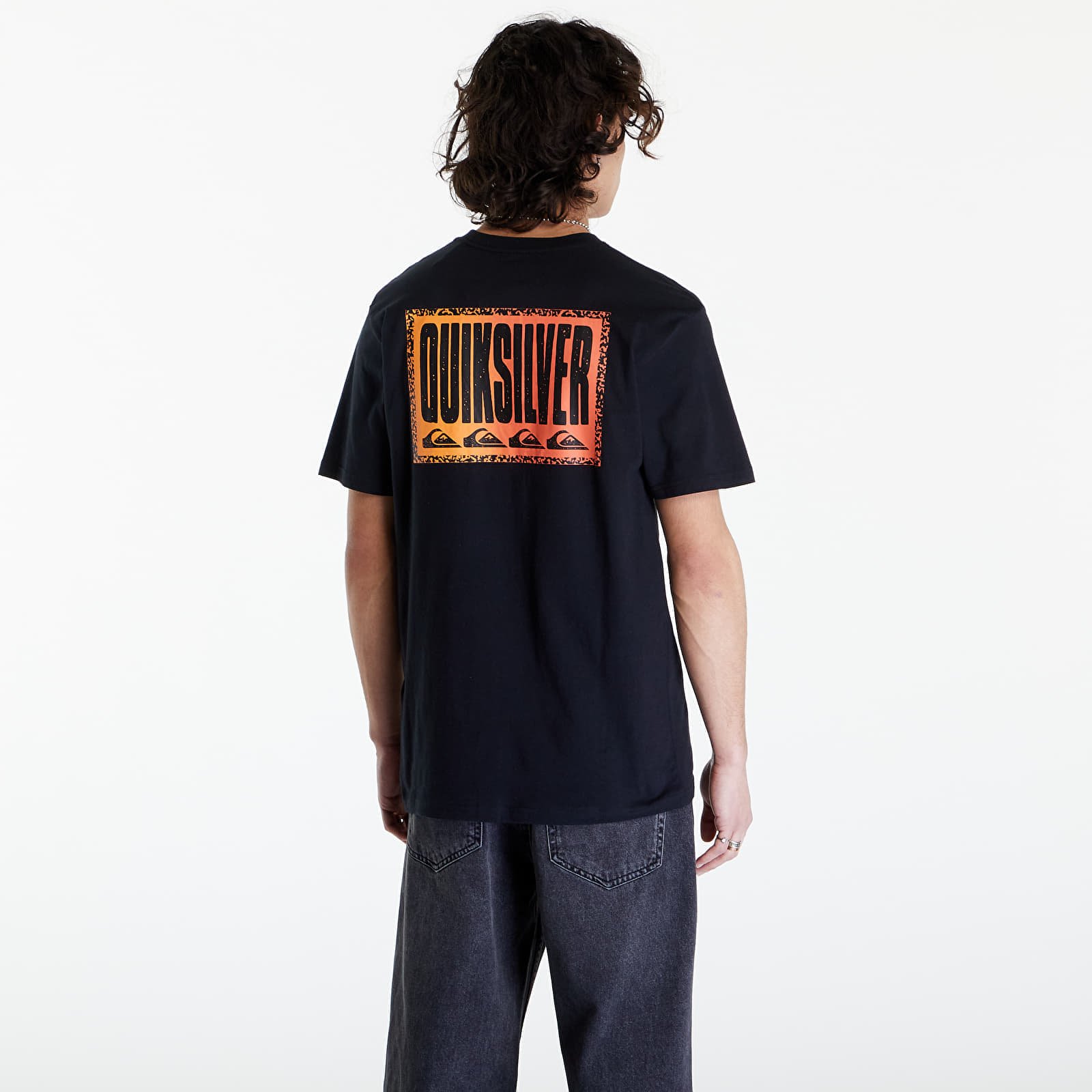 Männer T-Shirts Quiksilver Long Fade SS Tee Black