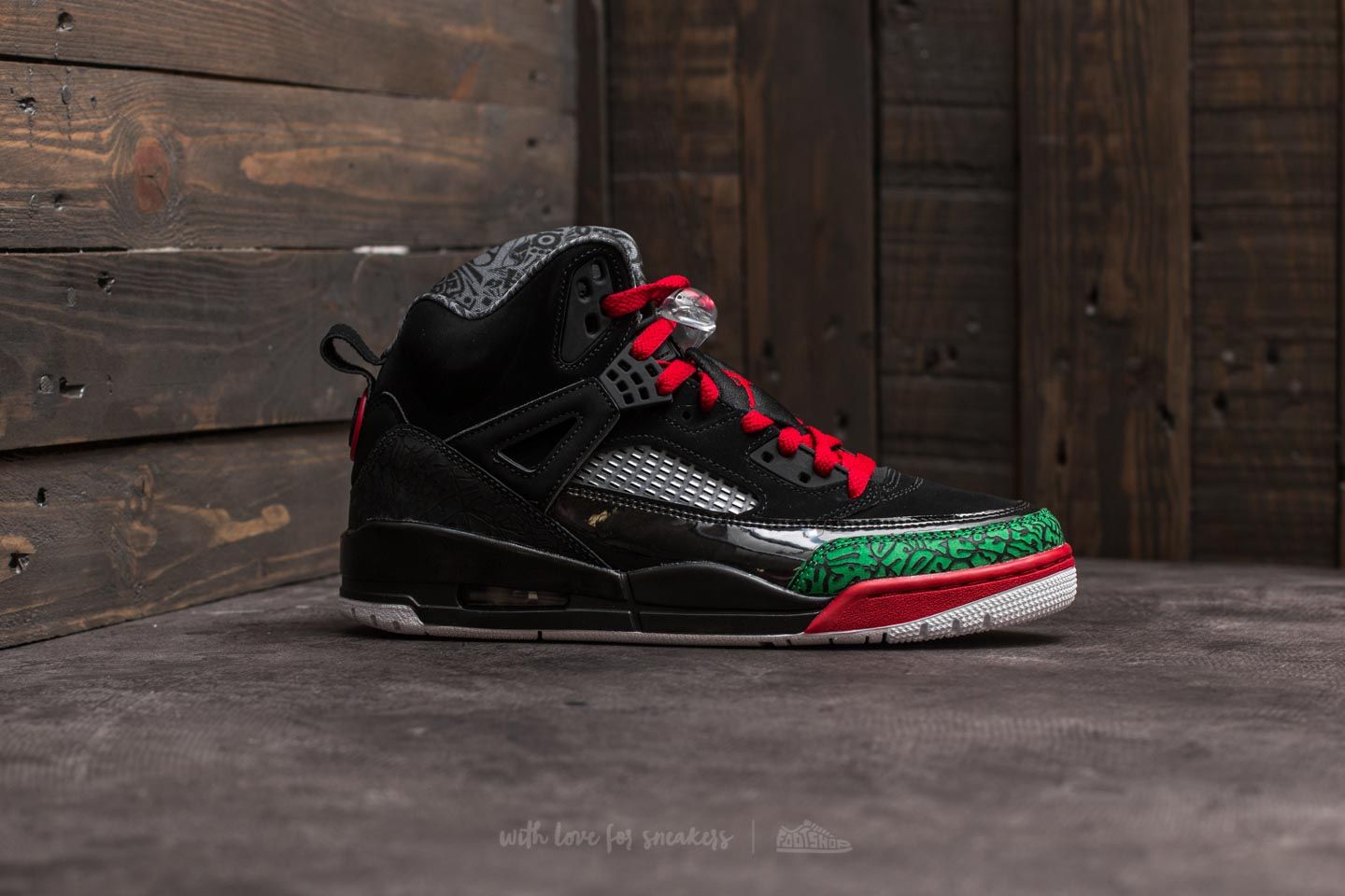 Jordan spizike black green red hotsell