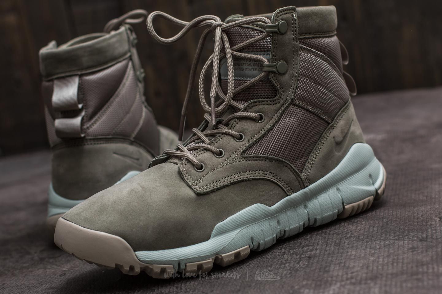 Pánske tenisky a topánky Nike SFB  6'' NSW Leather Dark Stucco/ Dark Stucco