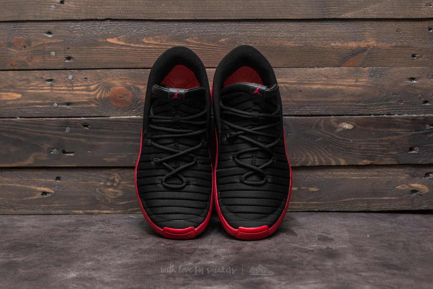 Jordan flight luxe red hot sale
