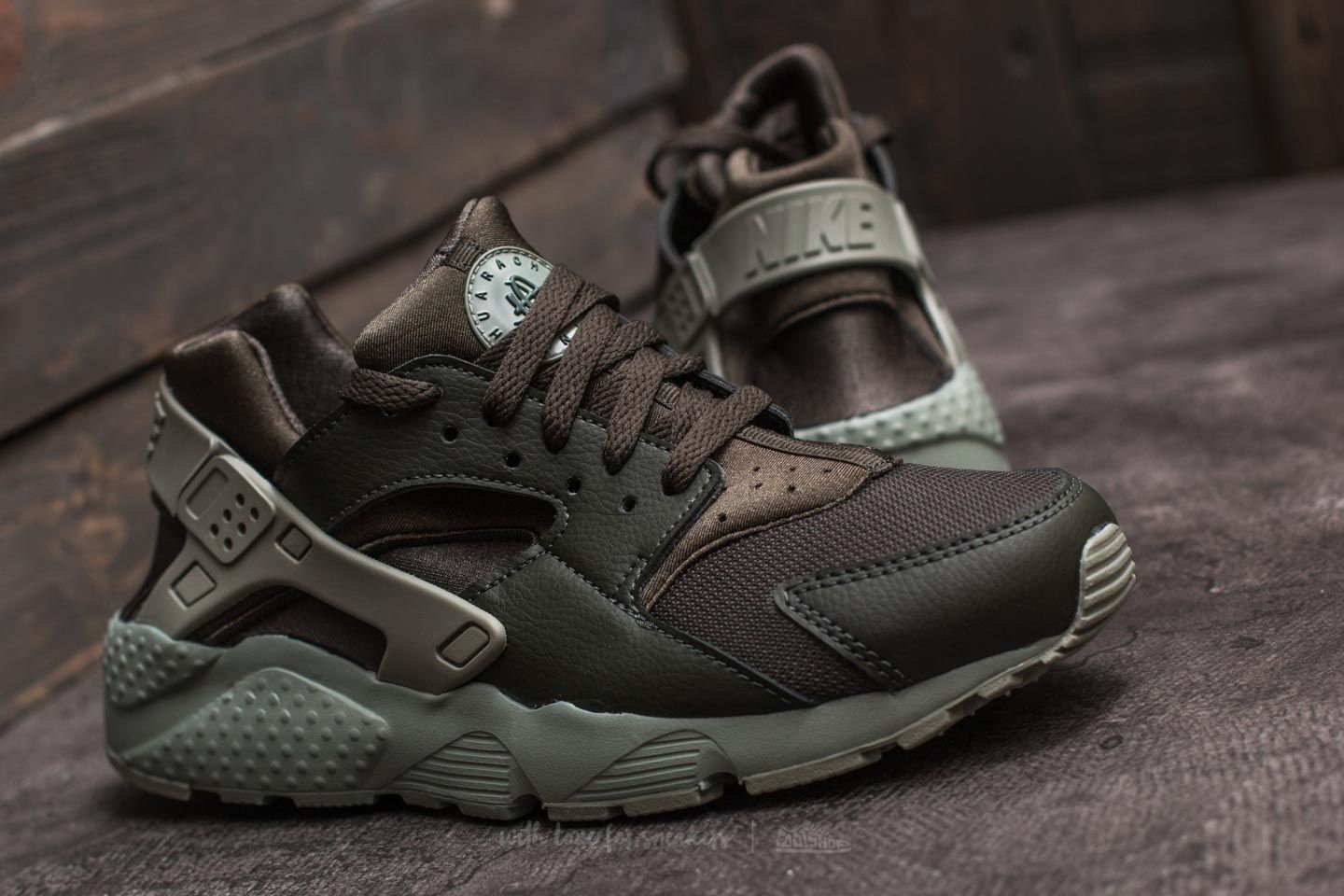 Nike huarache hotsell sequoia