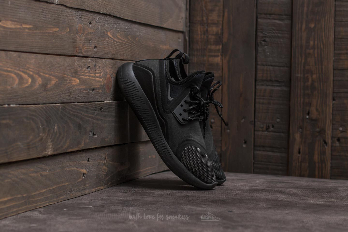 Nike lunarcharge black shop