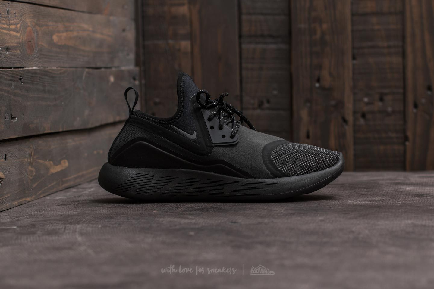 Women s shoes Nike Lunarcharge Essential W Black Dark Grey Black Volt Footshop