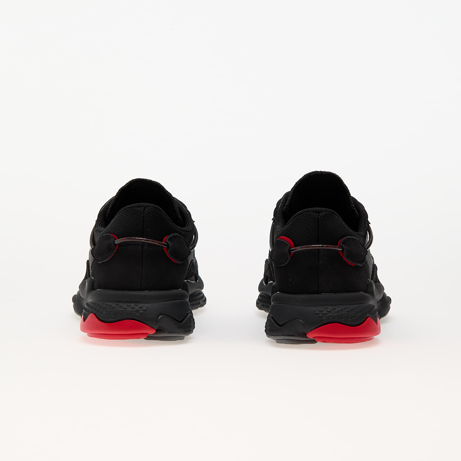 Încălțăminte și sneakerși pentru bărbați adidas Ozweego Core Black/ Grey Five/ Better Scarlet