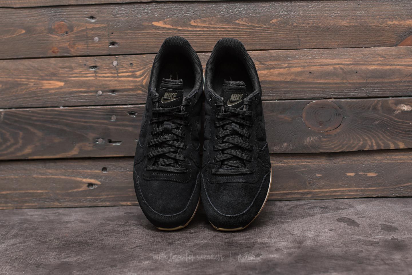 Nike internationalist verde nero deals