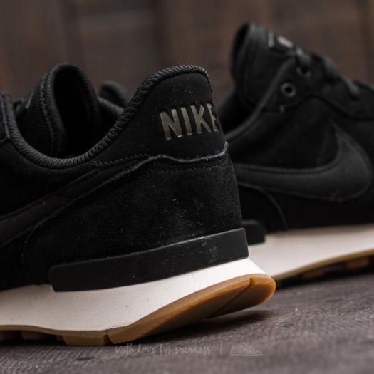 Women s shoes Nike Internationalist SE W Black Black Deep Green Footshop
