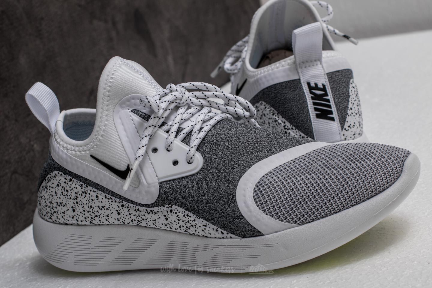 Womens lunarcharge essential best sale