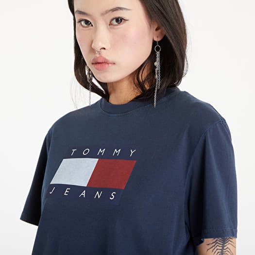 Magliette da donna Tommy Jeans Flag Badge Boxy Fit T Shirt Dark Night Navy Footshop