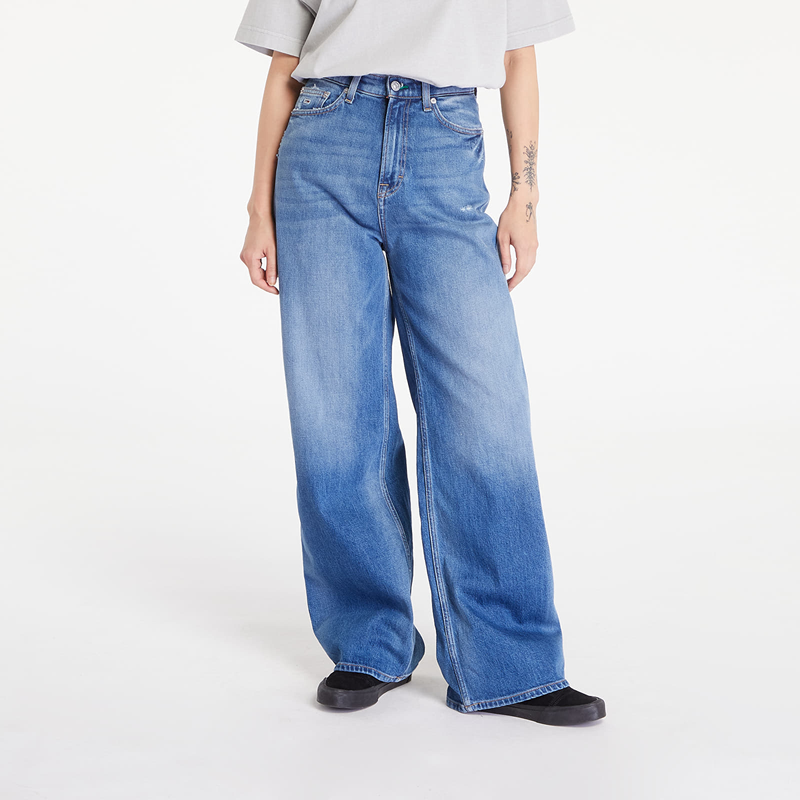 Дамски дънки Tommy Jeans Claire High Rise Wide Leg Distressed Jeans Denim Medium