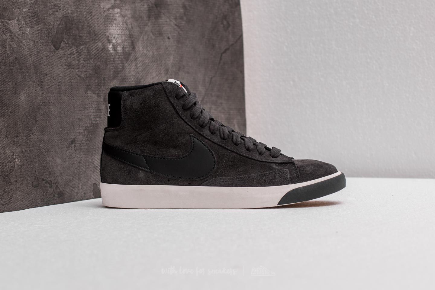 Women's shoes Nike Wmns Blazer Mid Vintage Suede Anthracite/ Black-Ivory
