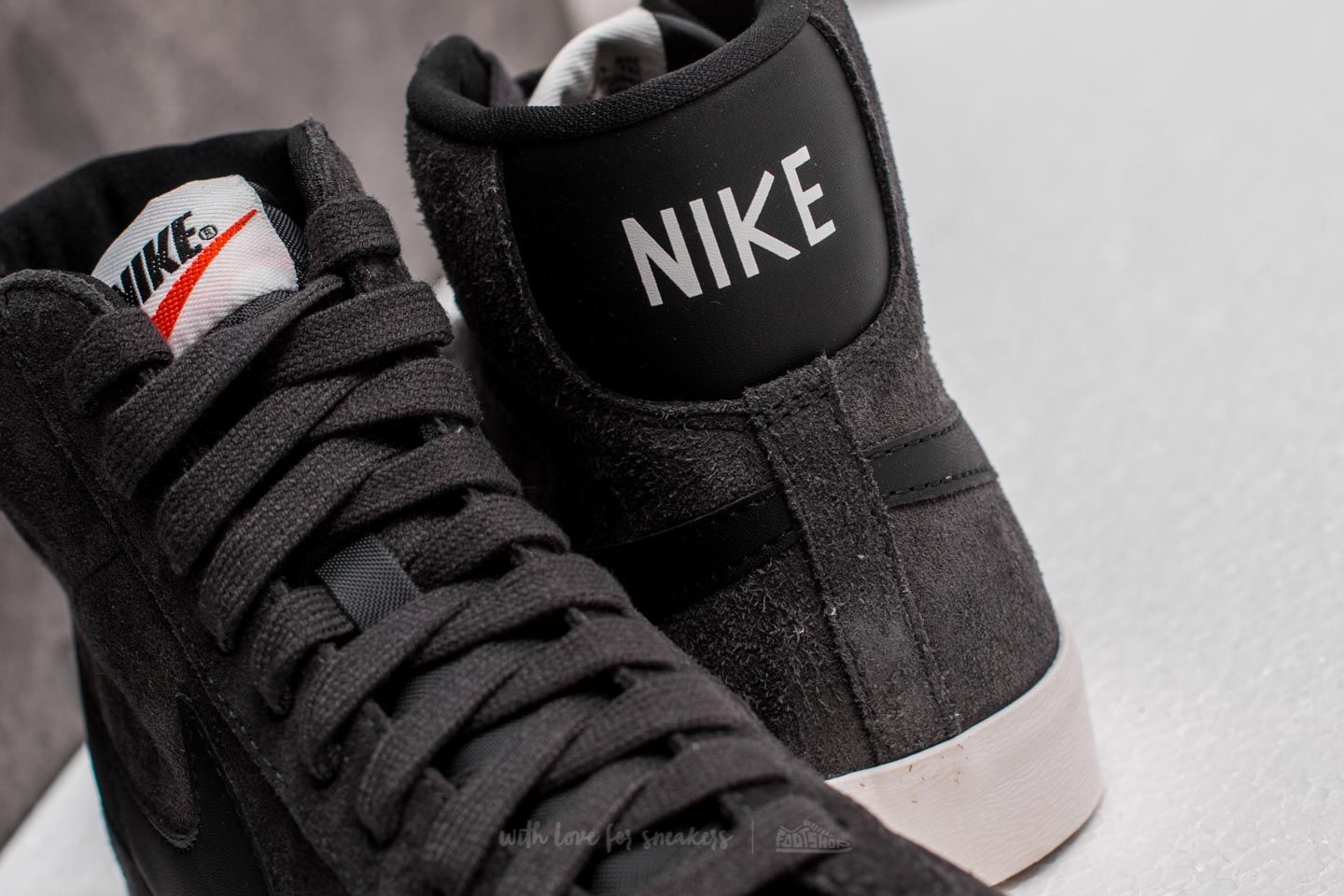 Women's shoes Nike Wmns Blazer Mid Vintage Suede Anthracite/ Black-Ivory
