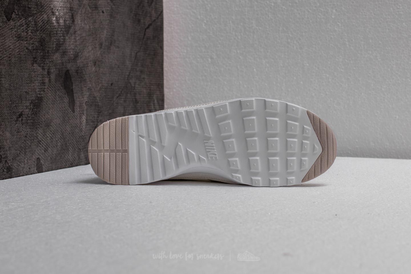 Γυναικεία παπούτσια Nike Wmns Air Max Thea Light Bone/ Sail-White