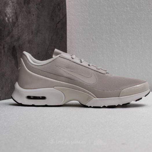 Women s shoes Wmns Nike Air Max Jewell Light Bone Light Bone Footshop