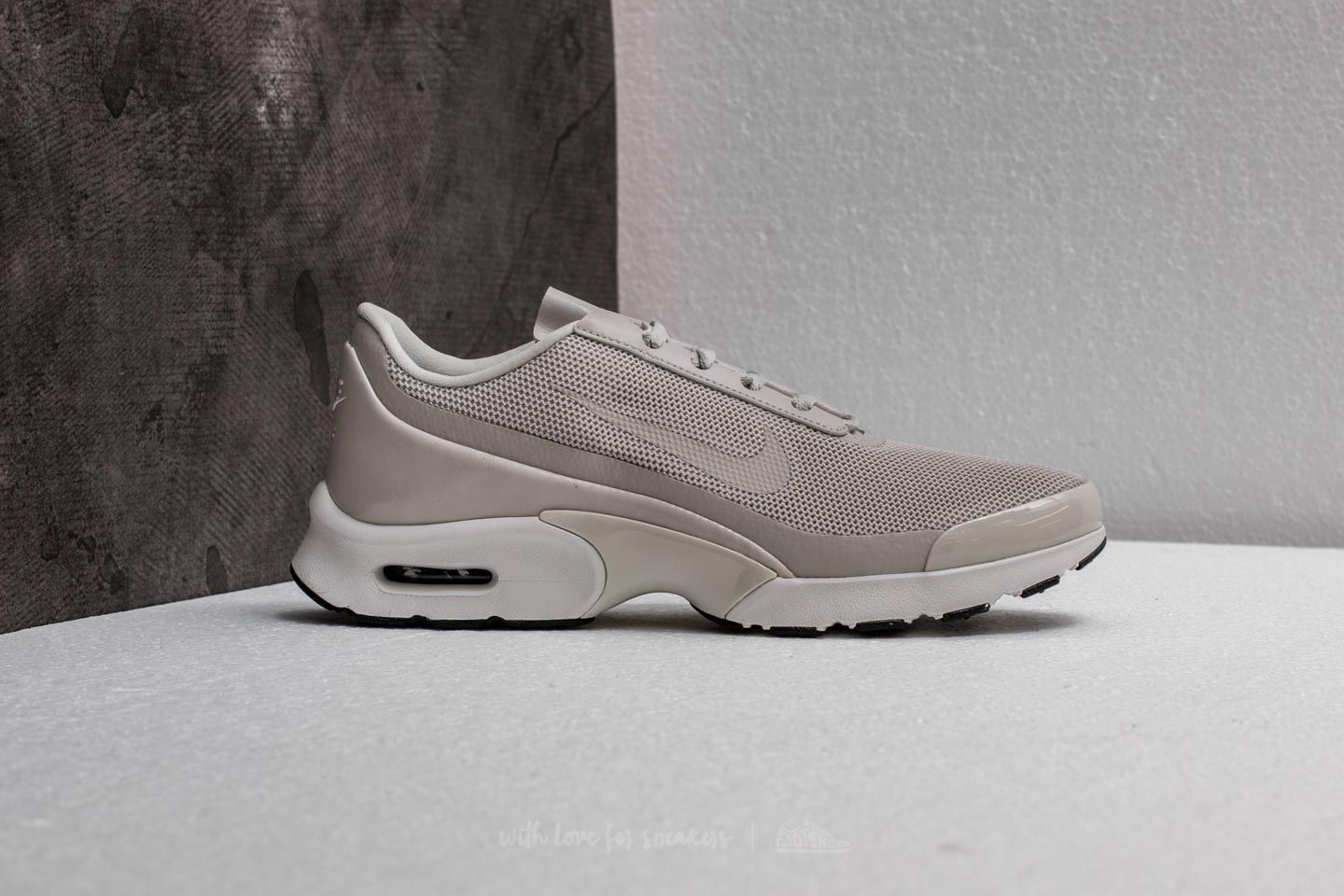 Women s shoes Wmns Nike Air Max Jewell Light Bone Light Bone