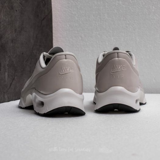 Nike air max jewell bone shop