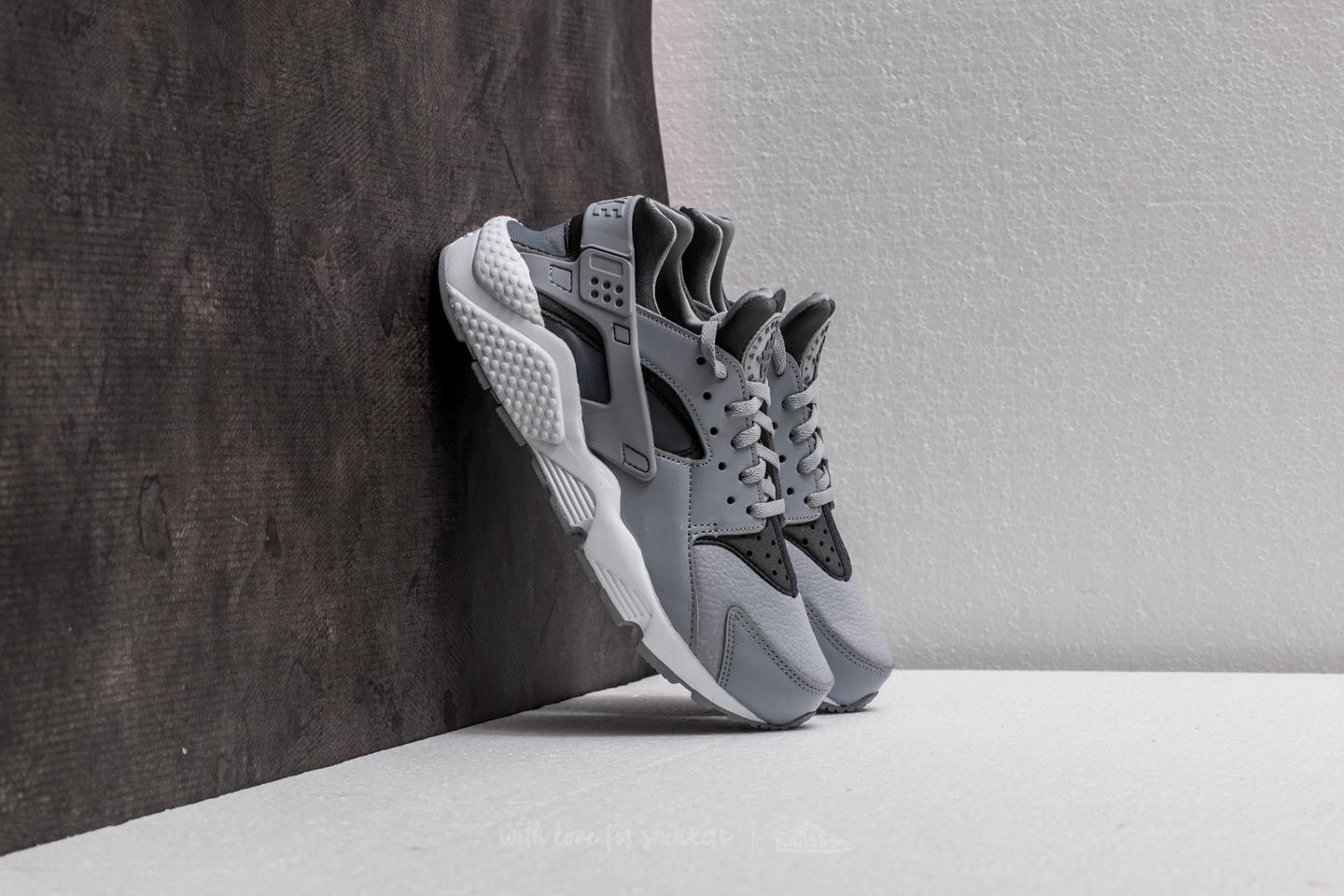 Women s shoes Nike Wmns Air Huarache Run Wolf Grey Cool Grey