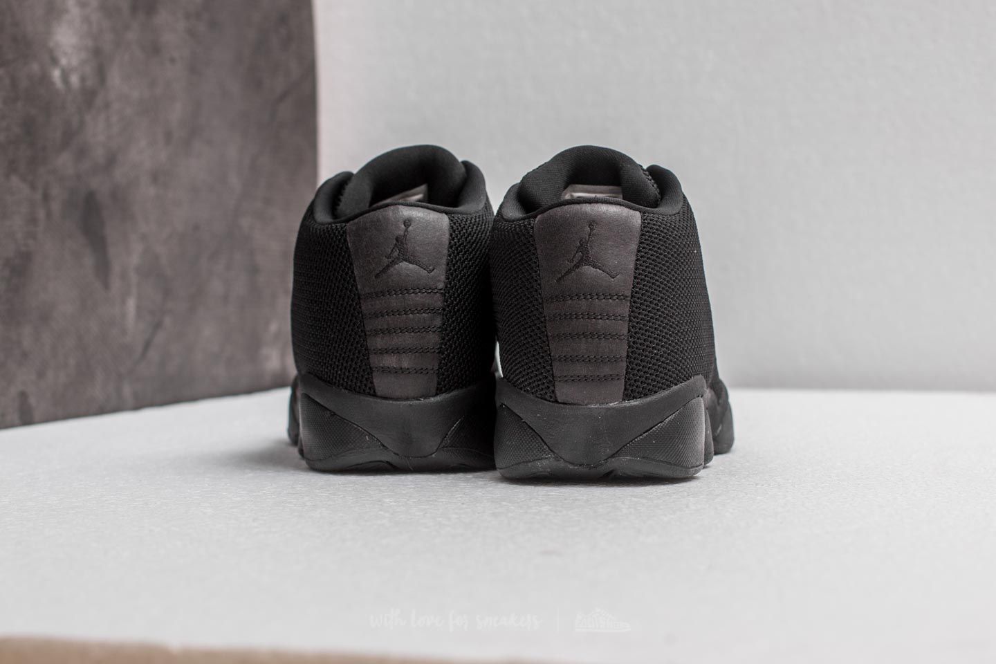 Jordan horizon triple black new arrivals