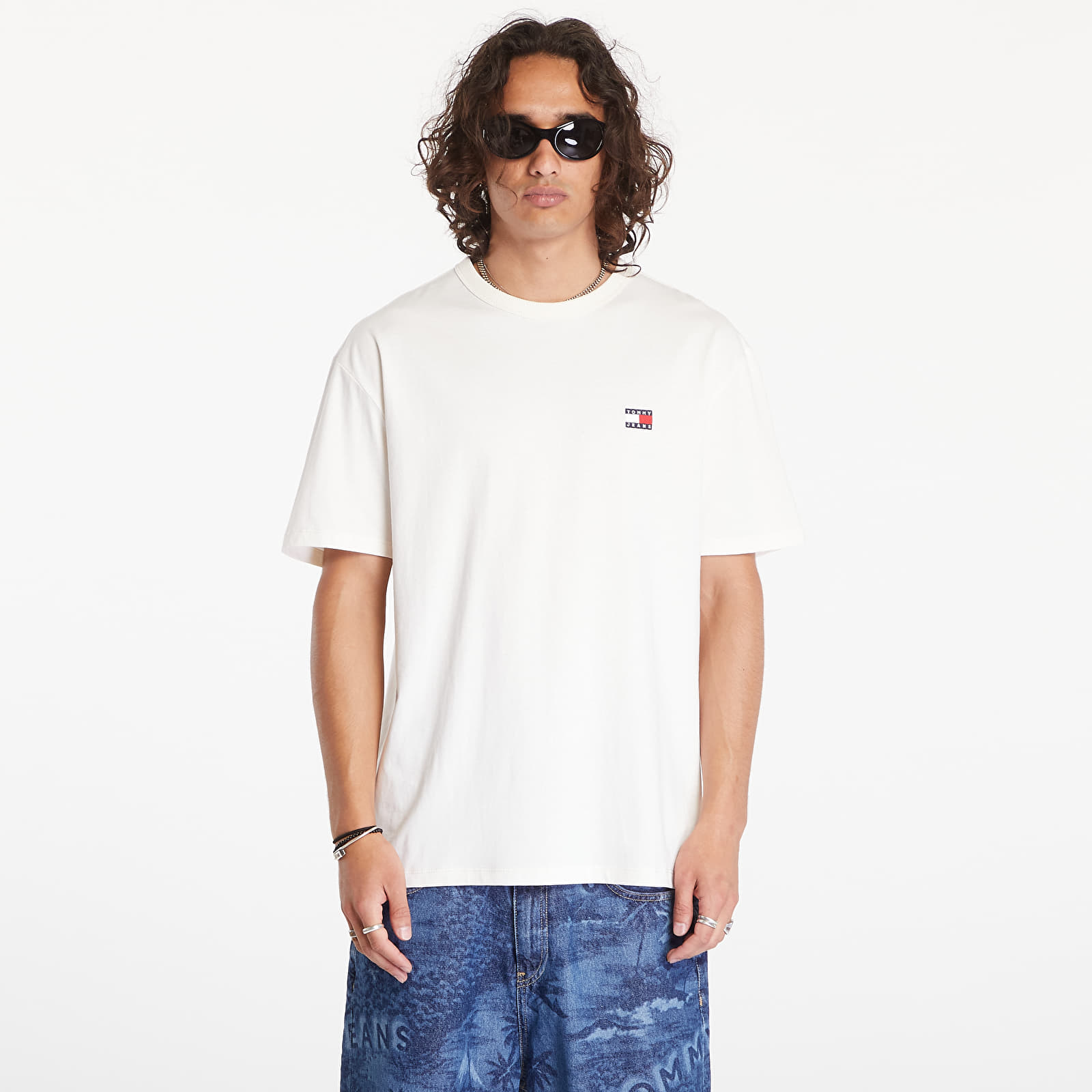 Koszulki Tommy Jeans Regular Badge Tee Ancient White