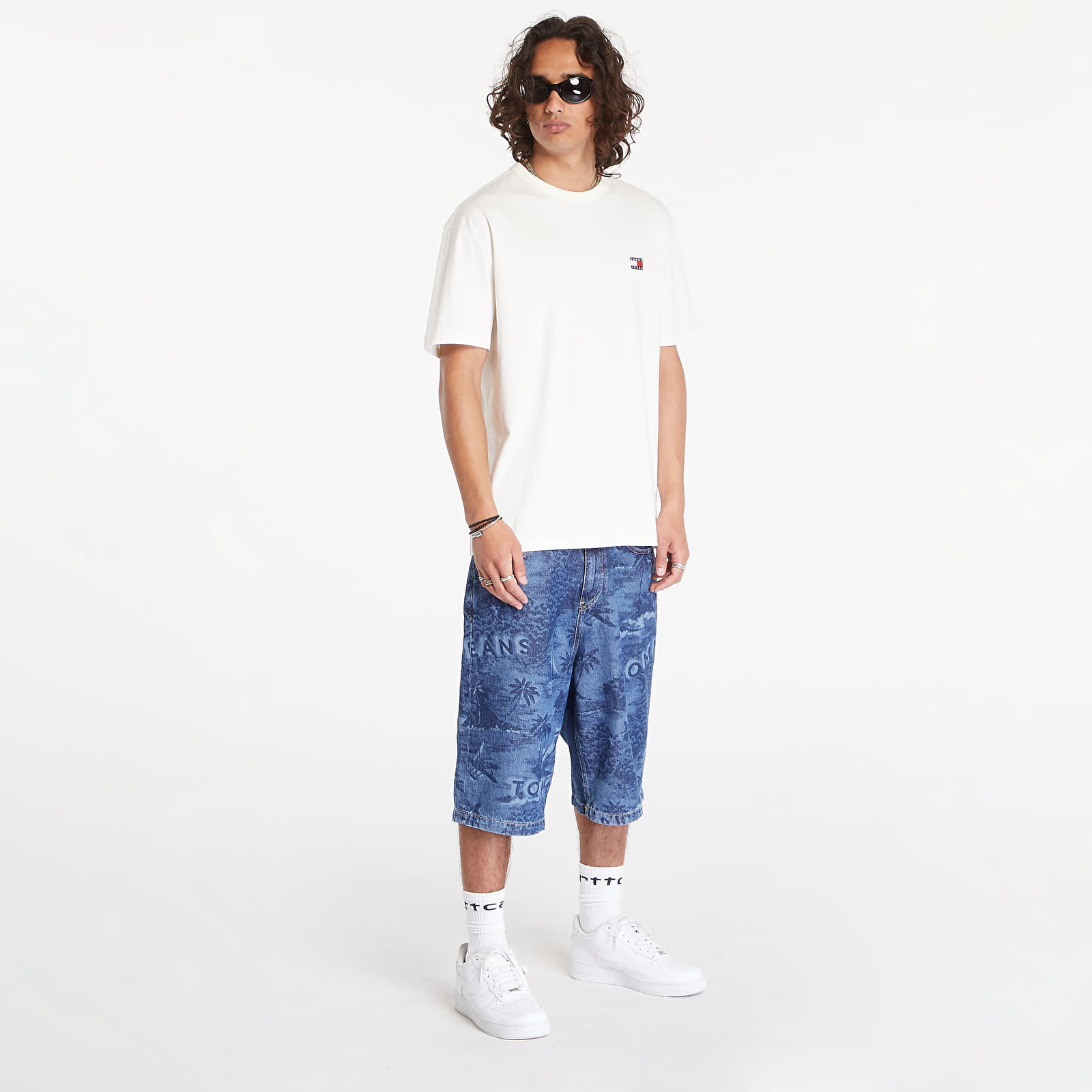 Koszulki Tommy Jeans Regular Badge Tee Ancient White