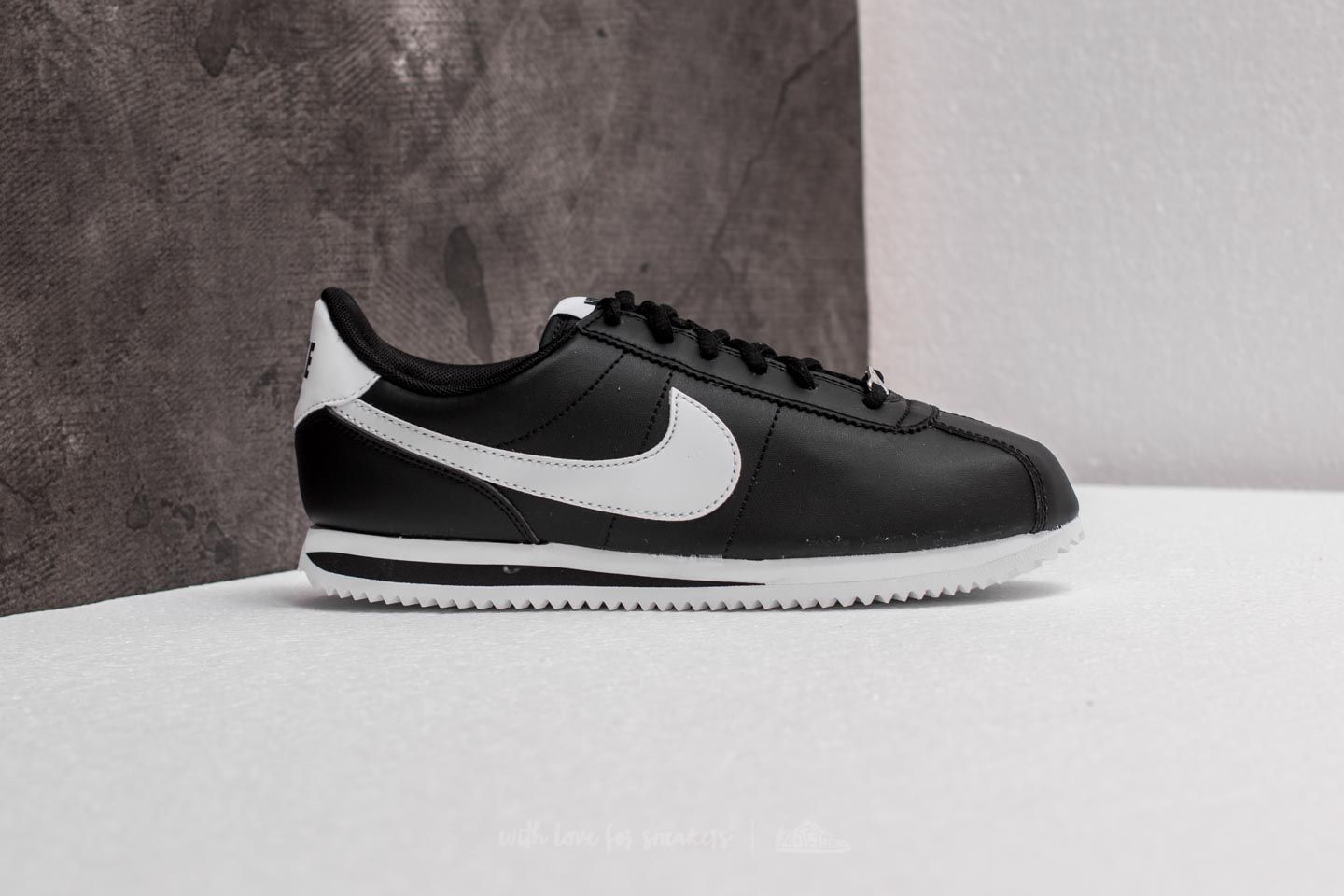Ženski čevlji Nike Cortez Basic SL (GS) Black/ White