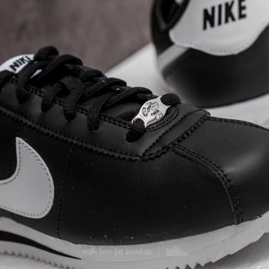 Nike cortez basic 2025 leather 06 black white