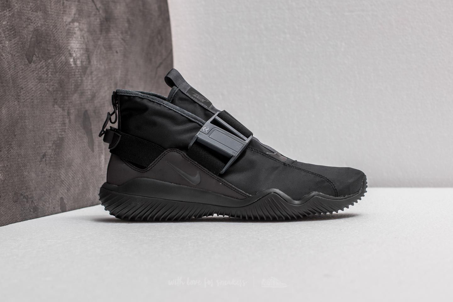 Men s shoes Nike Komyuter SE Black Anthracite Black Black Footshop