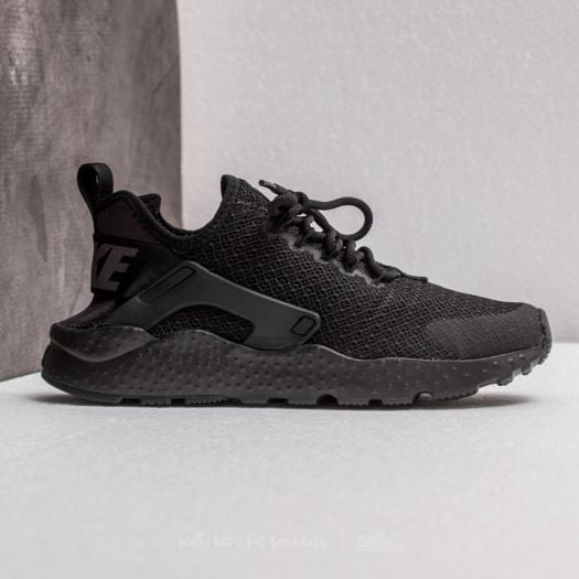 Nike air huarache run ultra 2025 women's black