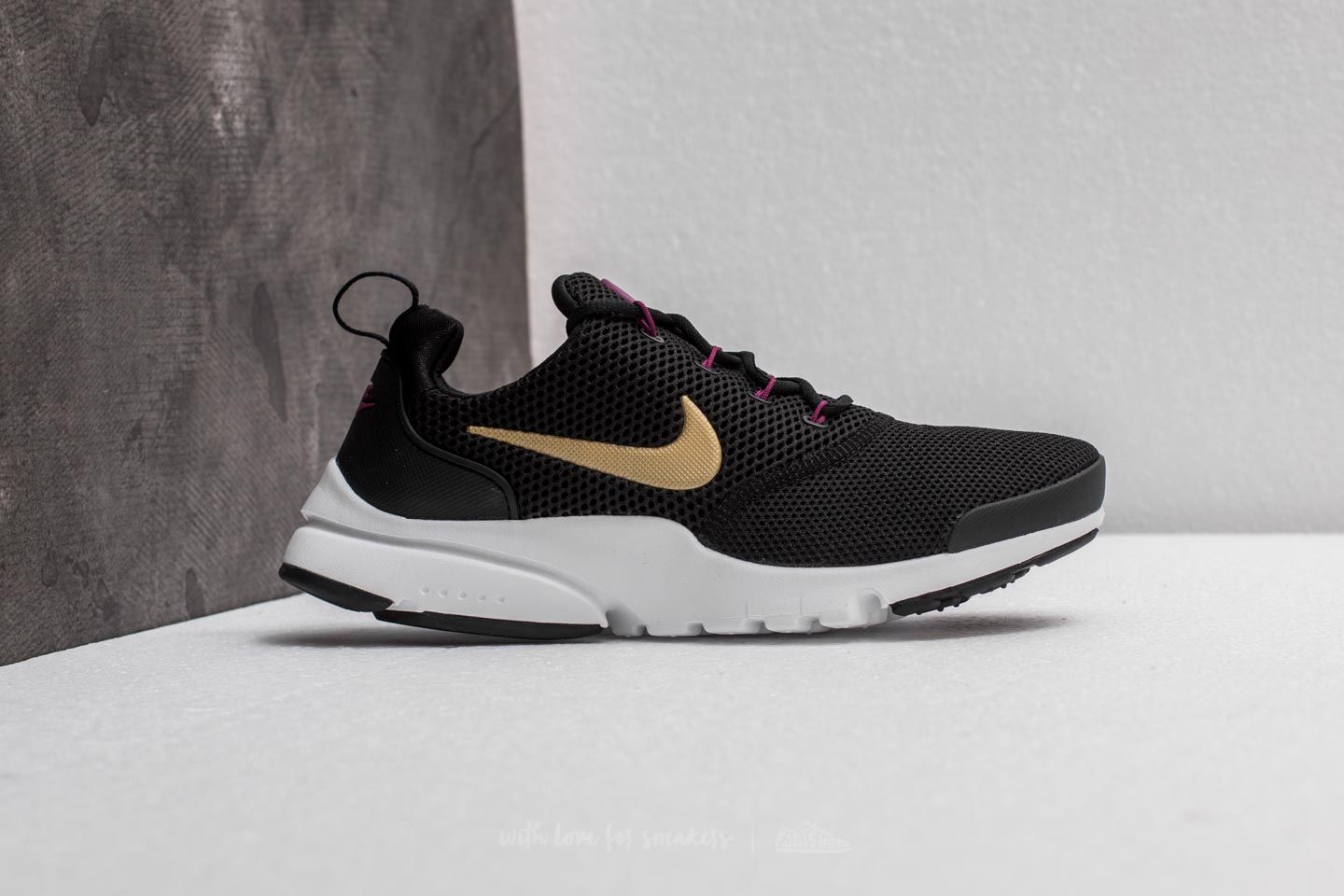 Nike presto fly black gold store