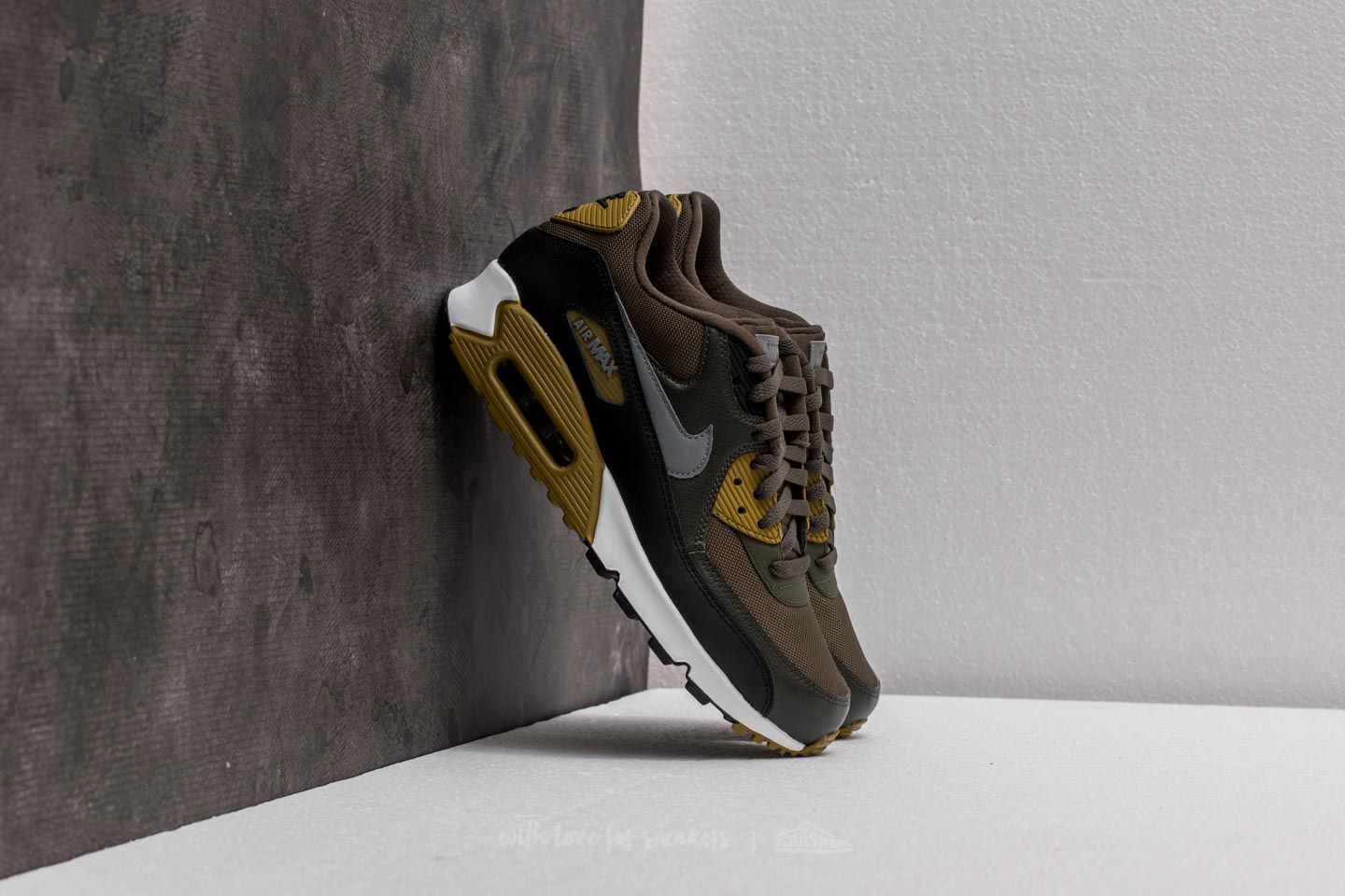 Nike air max 90 essential khaki hot sale