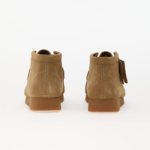 Brown suede clarks store
