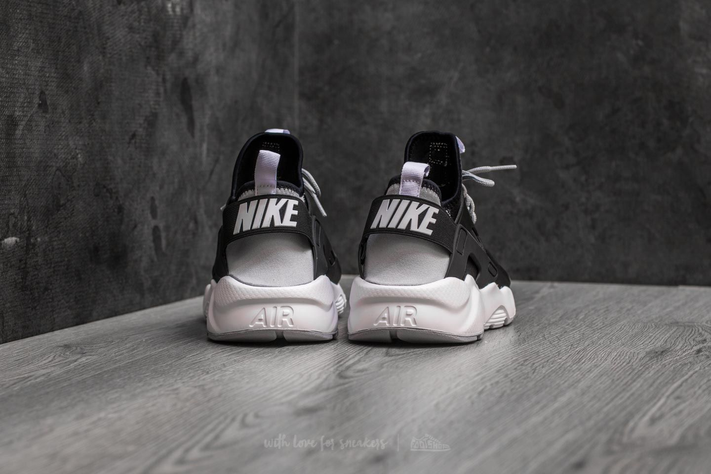 Huarache ultra black and white online