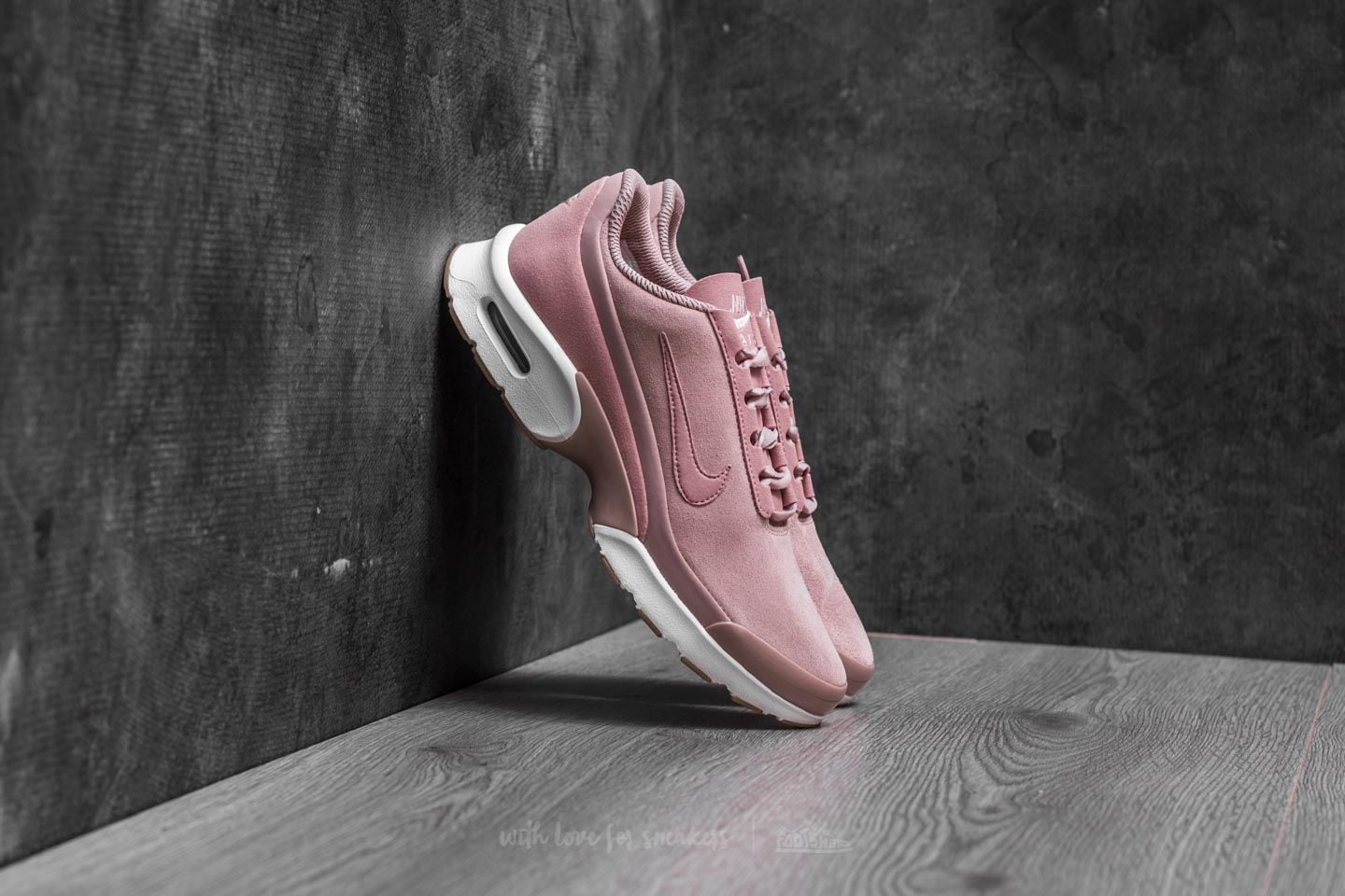Nike jewell pink on sale