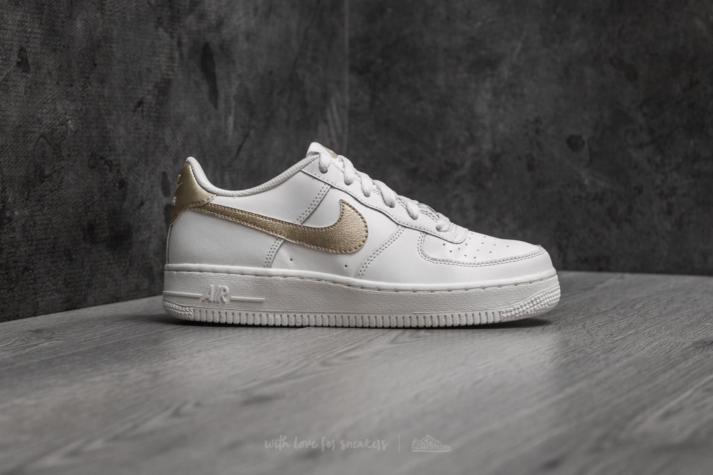 Women s shoes Nike Air Force 1 GS Summit White Metallic Gold Star Footshop