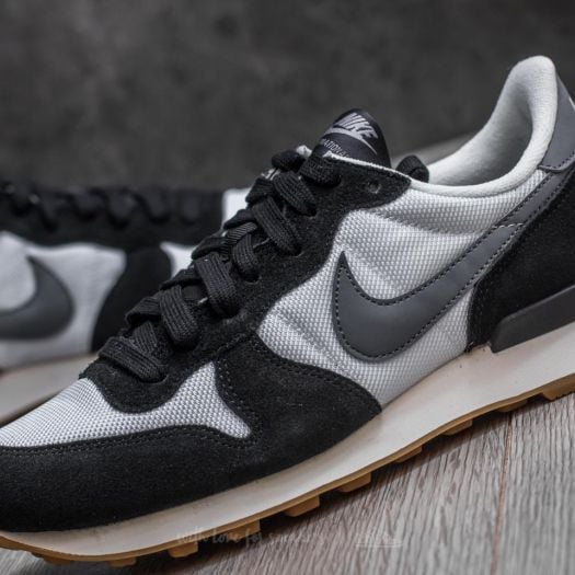 Women s shoes Nike Wmns Internationalist Summit White Cool Grey Black Footshop