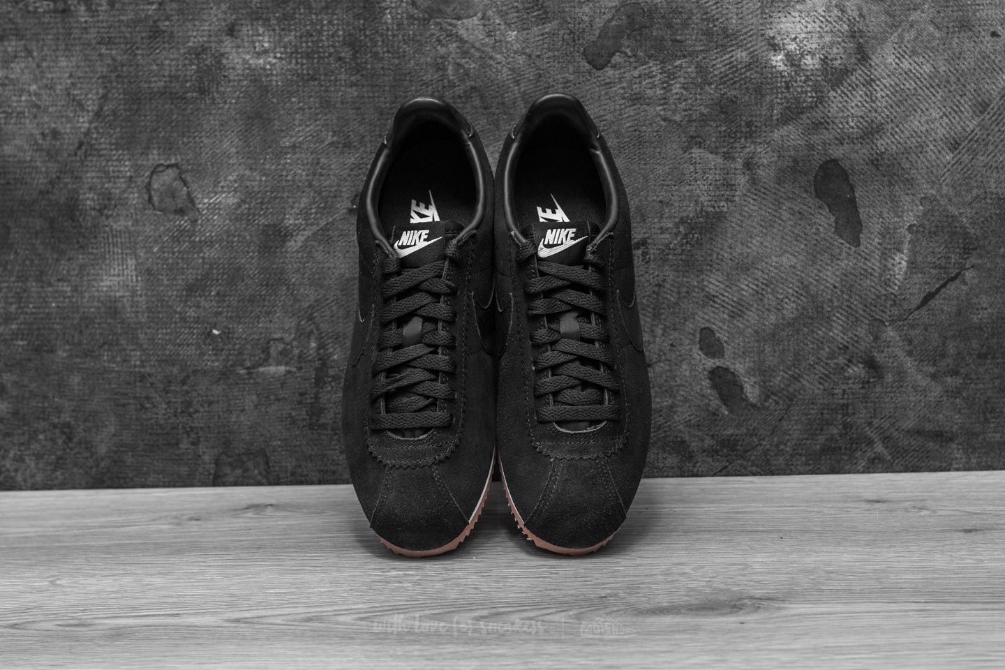 Women's shoes Nike Wmns Classic Cortez Suede Black/ Black-Summit White