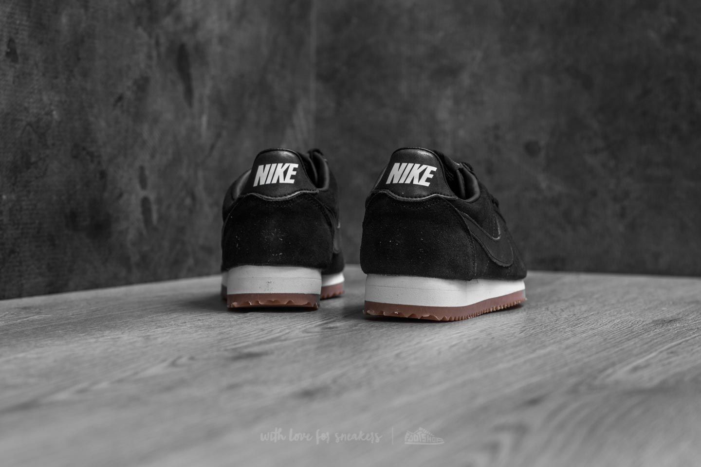 Women's shoes Nike Wmns Classic Cortez Suede Black/ Black-Summit White