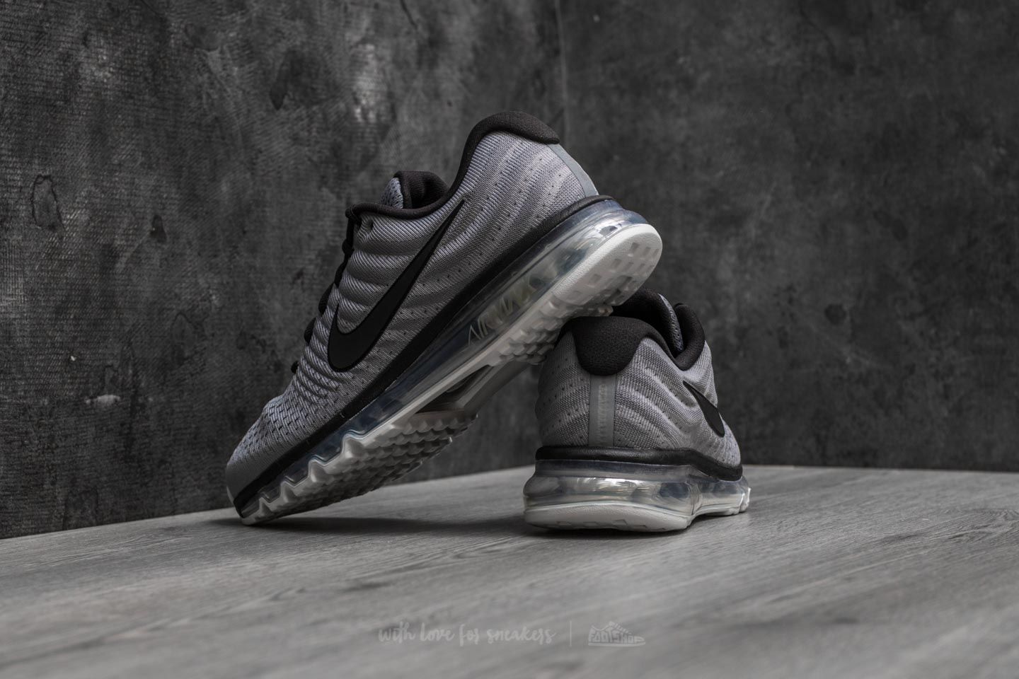 Black and grey nike air max 2017 top