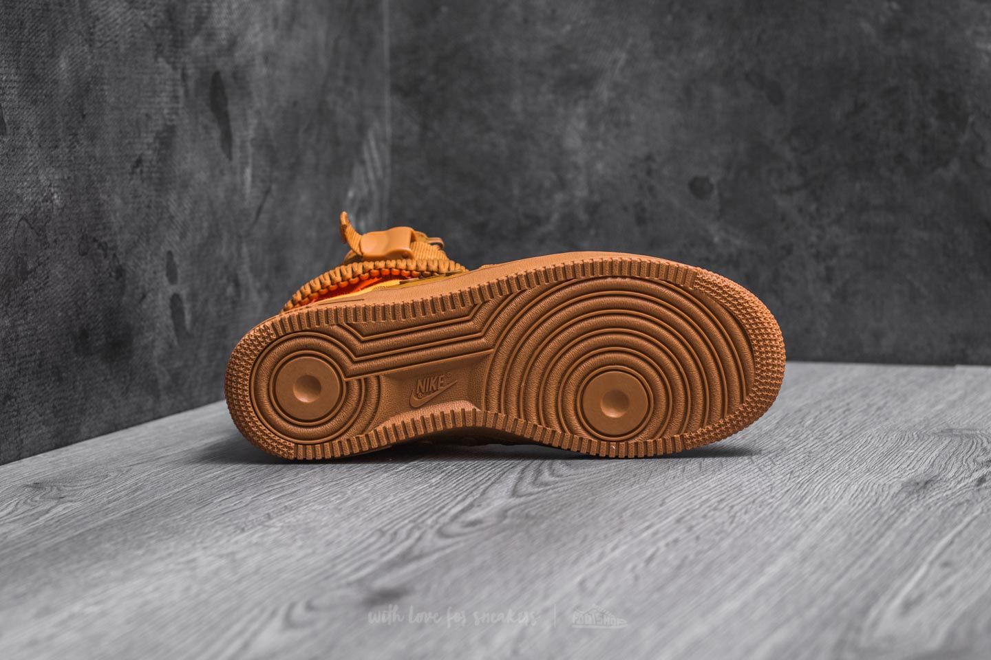 Buty męskie Nike SF Air Force 1 QS Desert Ochre/ Desert Ochre