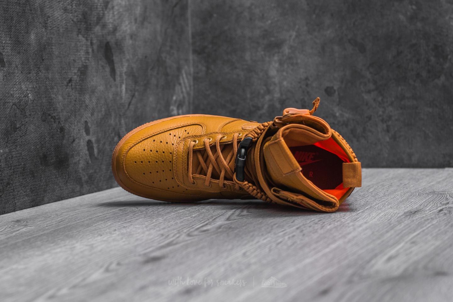 Buty męskie Nike SF Air Force 1 QS Desert Ochre/ Desert Ochre