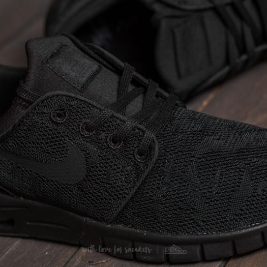 Black nike top janoski max