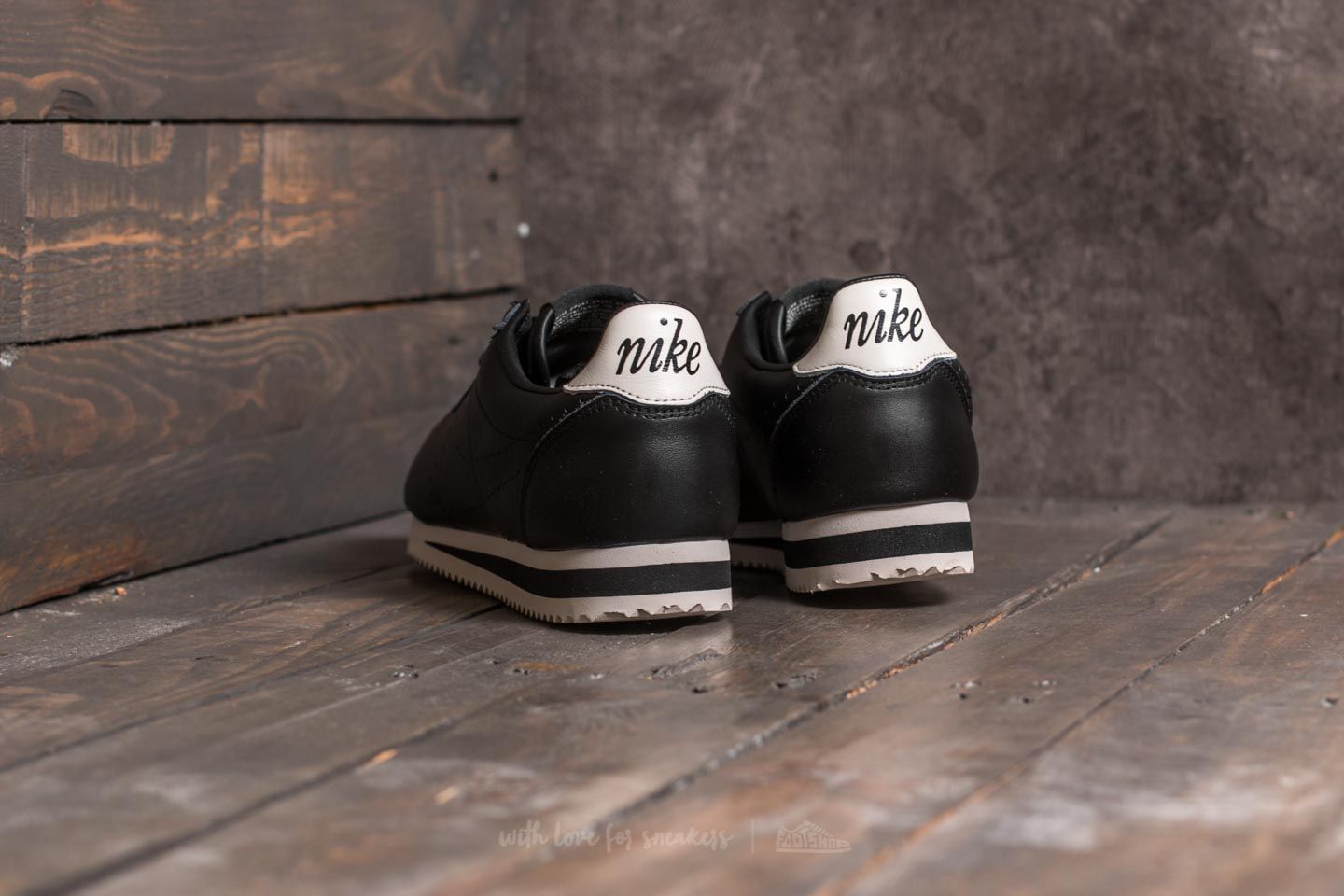 Men s shoes Nike Classic Cortez Leather Premium Black Black Light