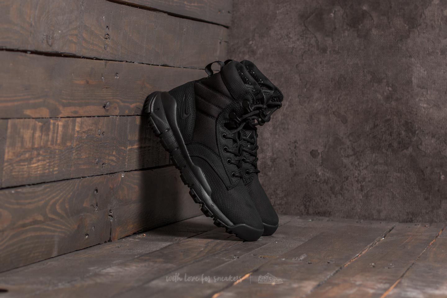 Sapatos de mulher Nike SFB 6'' NSW Leather (GS) Black/ Black-Black