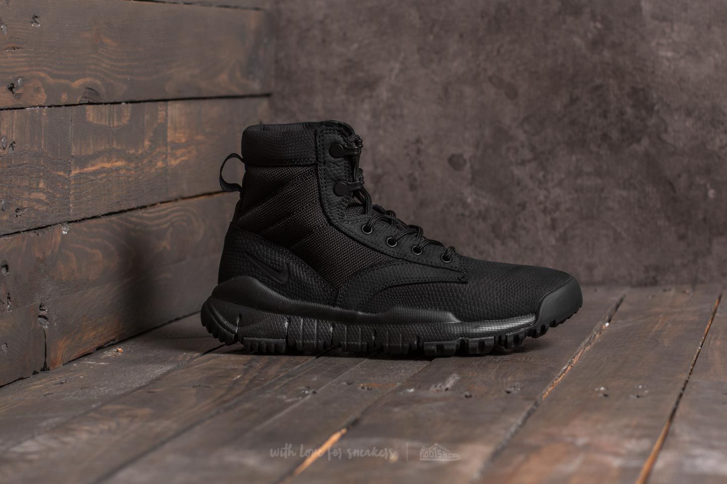 Sapatos de mulher Nike SFB 6'' NSW Leather (GS) Black/ Black-Black