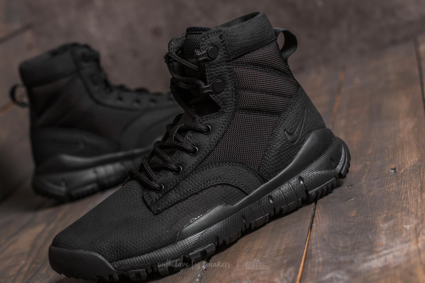 Sapatos de mulher Nike SFB 6'' NSW Leather (GS) Black/ Black-Black