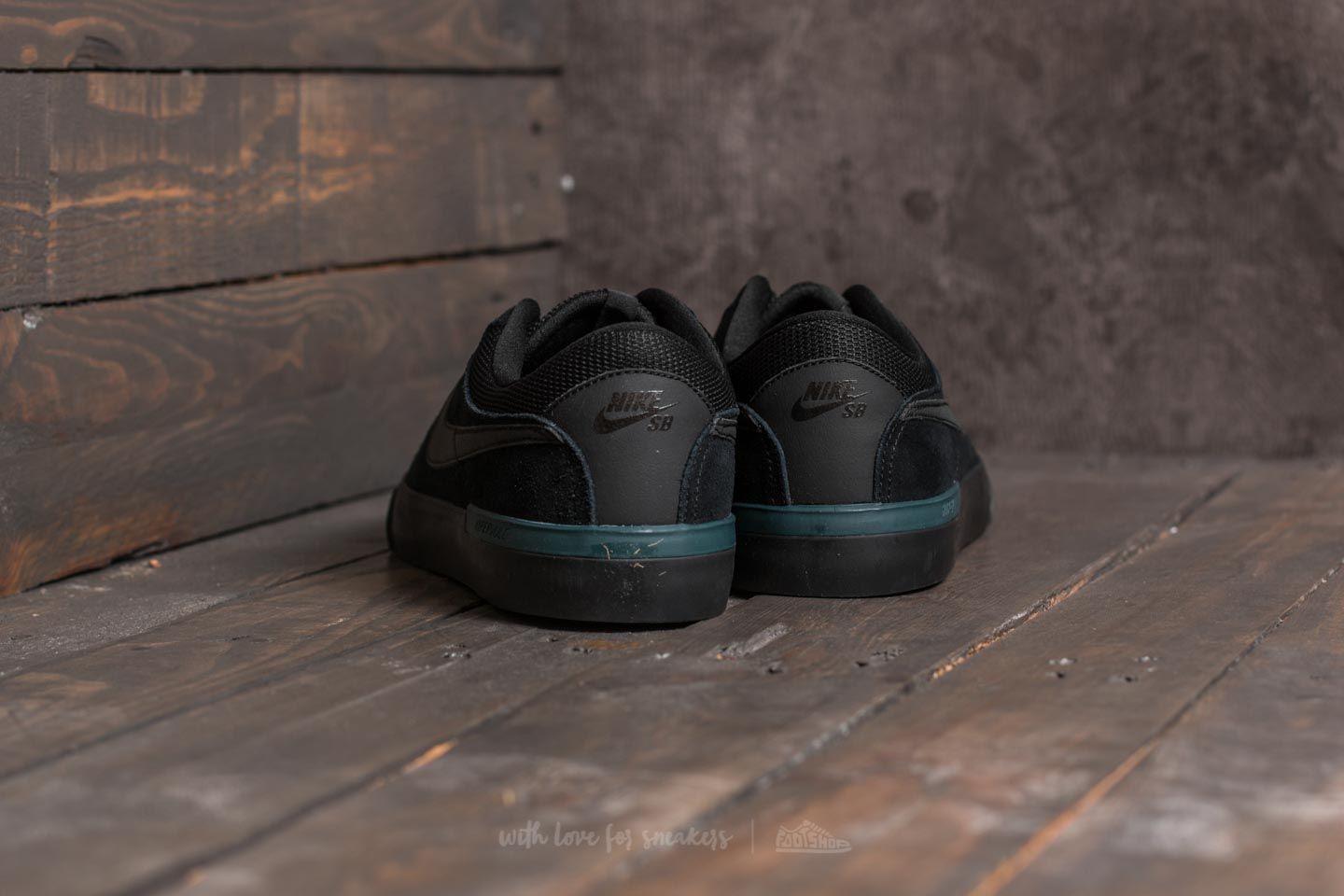 Nike sb koston black top