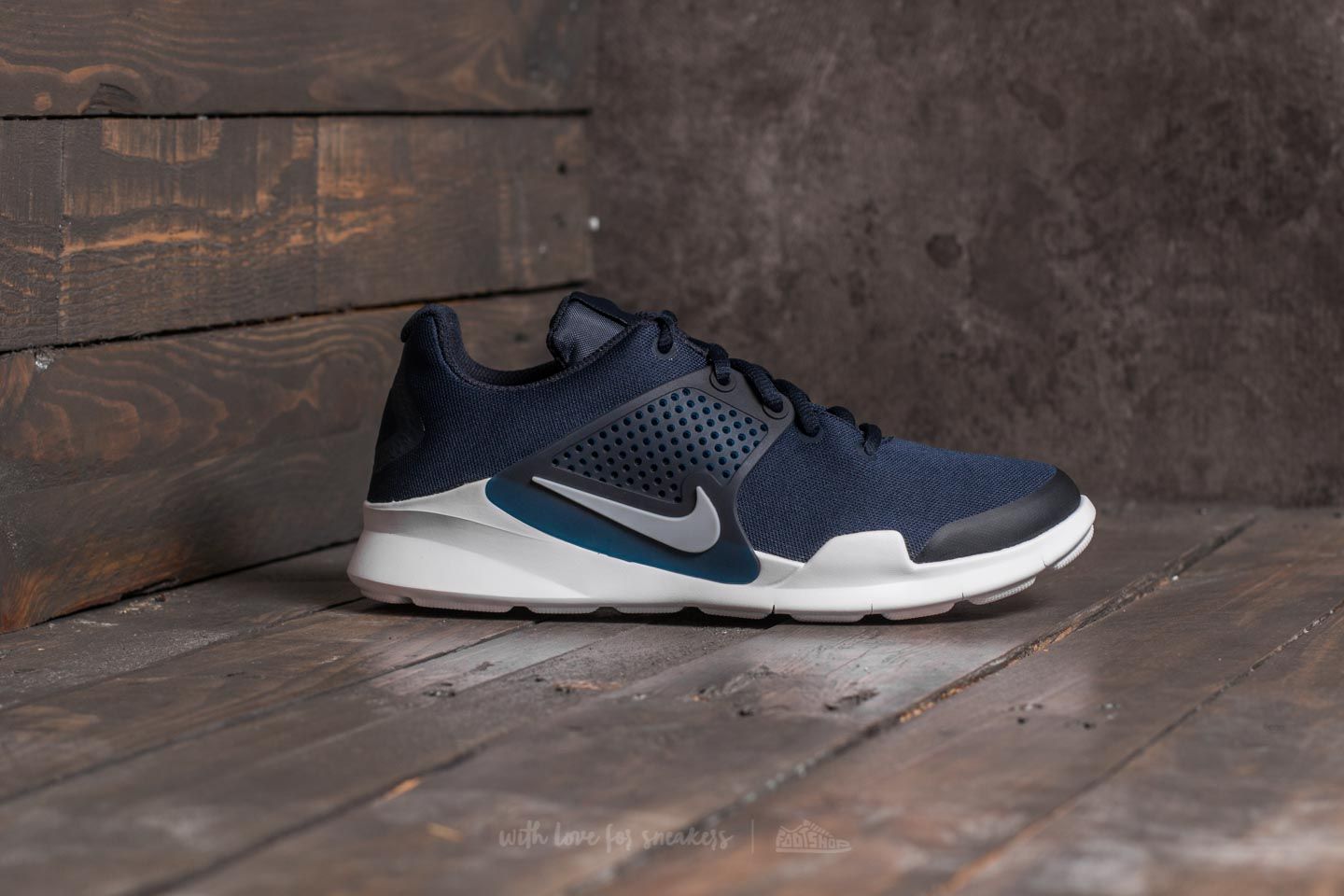 Sieviešu apavi Nike Arrowz (GS) Obsidian/ Wolf Grey-White